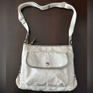 Coach Kyra Daisy Crossbody Shoulder Bag White & Silver B1282-F19713